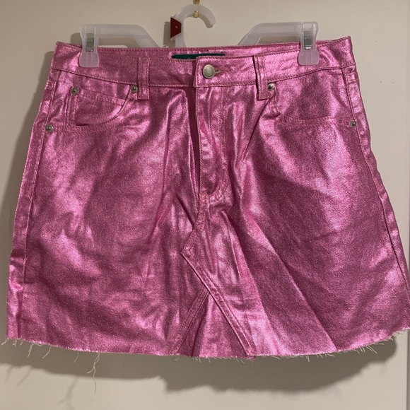 Pink metallic skirt size medium - Picture 1 of 3
